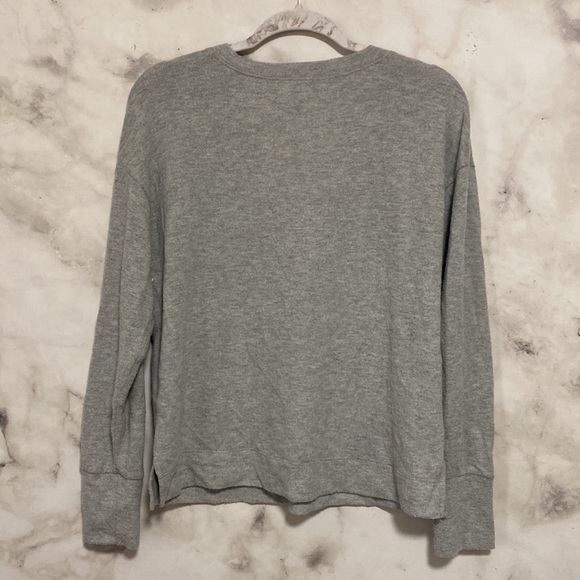Socialite V-neck Fleece Long Sleeve Top - Picture 8 of 9